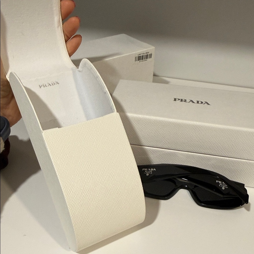 Prada sunglasses NWT - Picture 6 of 6